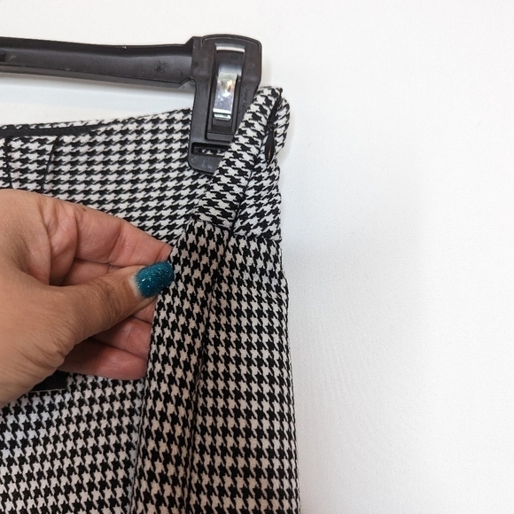 Express Cropped Houndstooth Pants - Picture 6 of 12